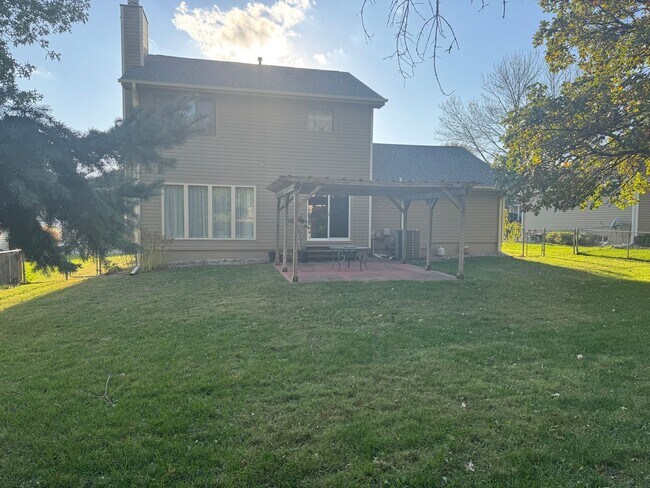 Building Photo - Spacious Papillion home with modern comfort, great curb appeal, and a finished basement built for...