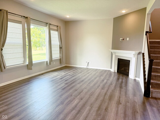 Building Photo - 7882 Villa Cir