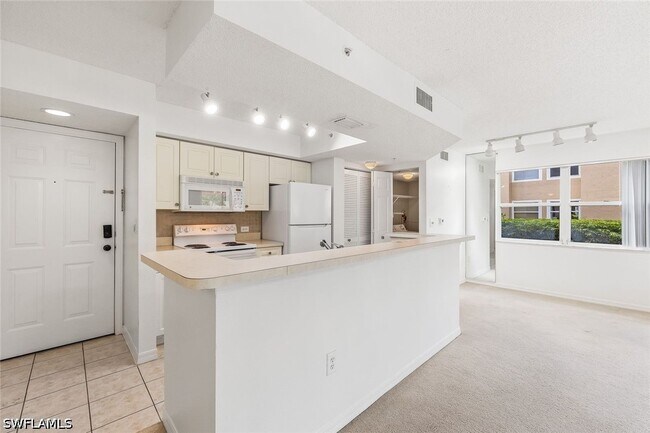 Building Photo - 8920 Colonnades Ct E