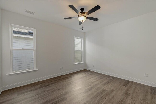 Building Photo - 5646 Native Oak Dr
