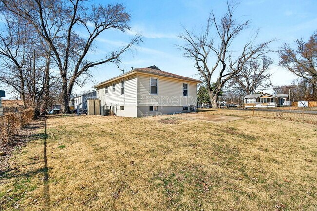 Building Photo - 8280 Frost Ave