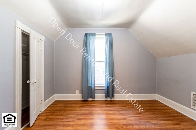 Building Photo - 1104 S Jackson St
