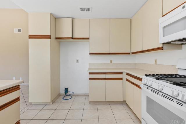 Building Photo - 5444 Loganberry Way