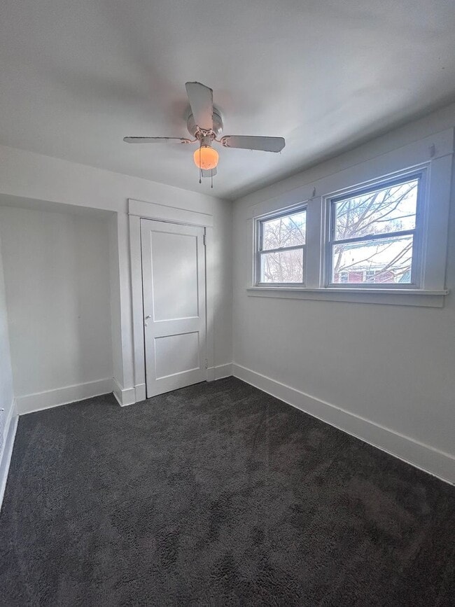 Building Photo - Updated 3 Bedroom Home l Marhsall Shadeland