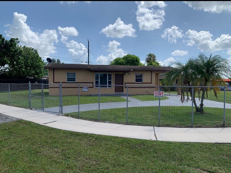 Building Photo - 11800 SW 185th St