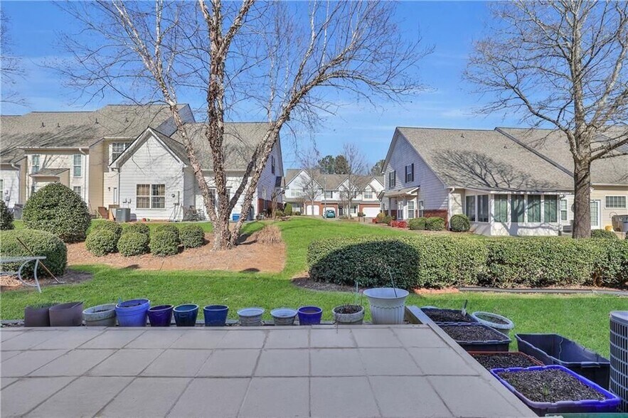 Building Photo - 2369 Suwanee Pointe Dr