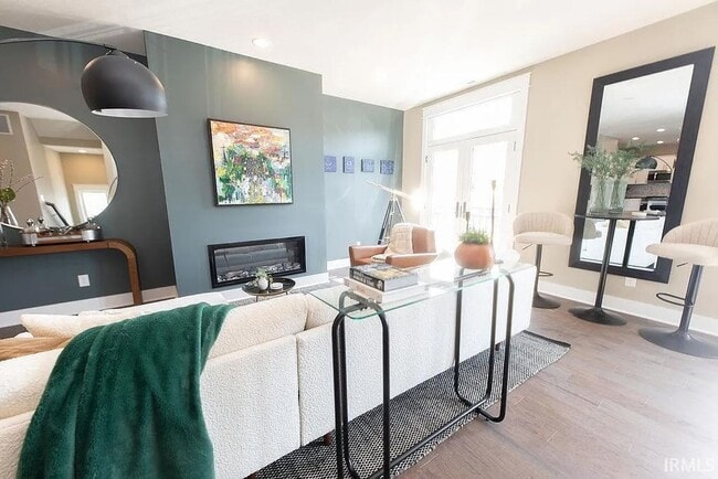 Building Photo - 1550 S Piazza Dr