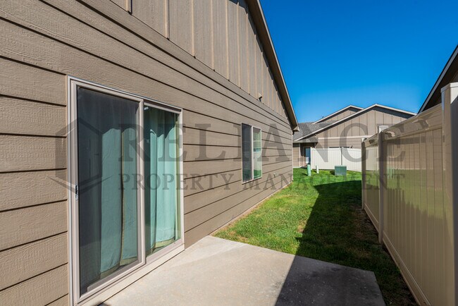 Building Photo - 3738 N Tyler Ct