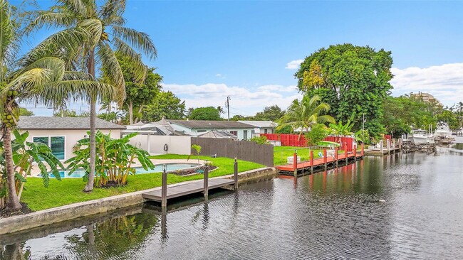 Building Photo - 4710 SW 43rd Ave