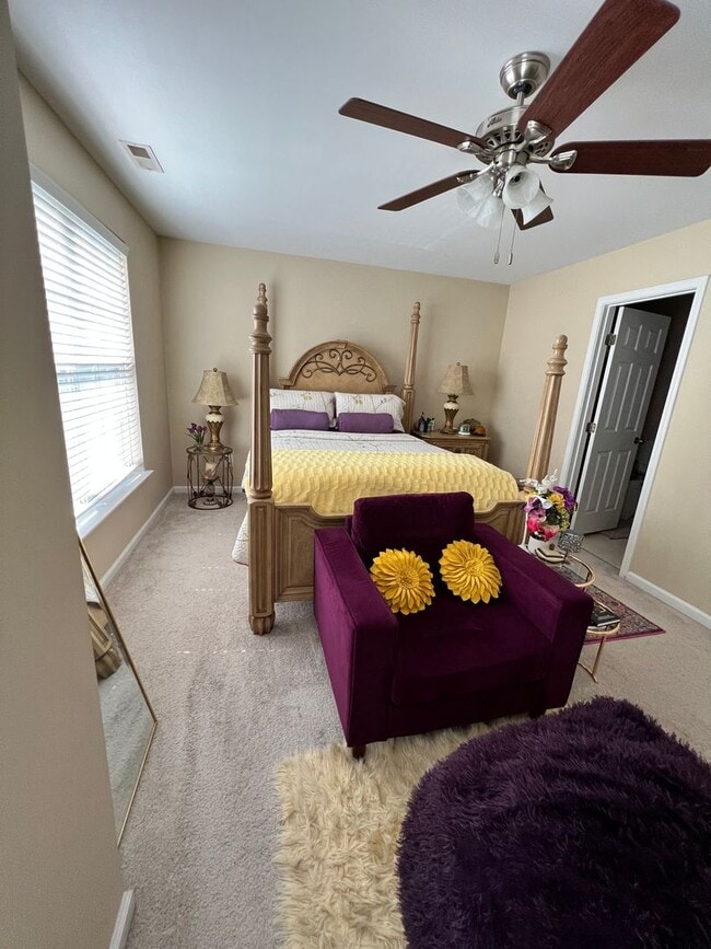 Building Photo - Lovely 2Br 2.5Ba Townhome in Brier Creek! Available 12/21!