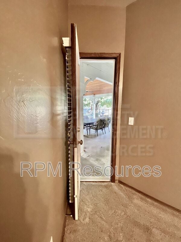 Building Photo - 216 Castle Rock Rd