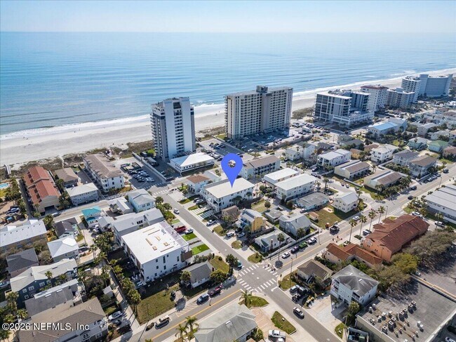 Building Photo - 114 12th Ave S