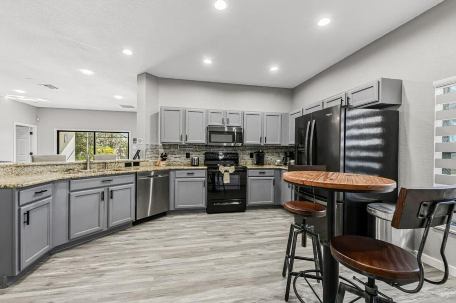 Building Photo - 16716 Lazy Breeze Loop