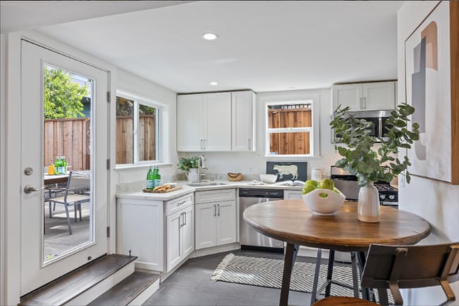 Building Photo - Private Gated Studio with Garden Access | ...