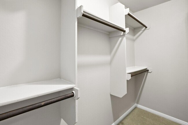 Building Photo - 516 E Slaughter Ln