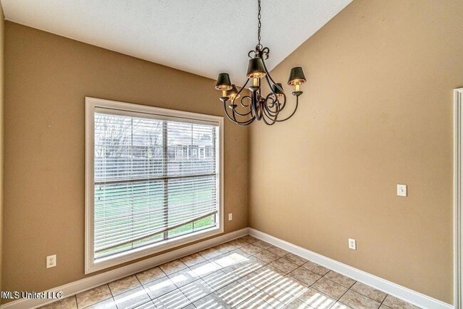 Building Photo - 401 Ash Tree Ln