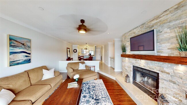 Building Photo - 9816 Emerald Point Dr