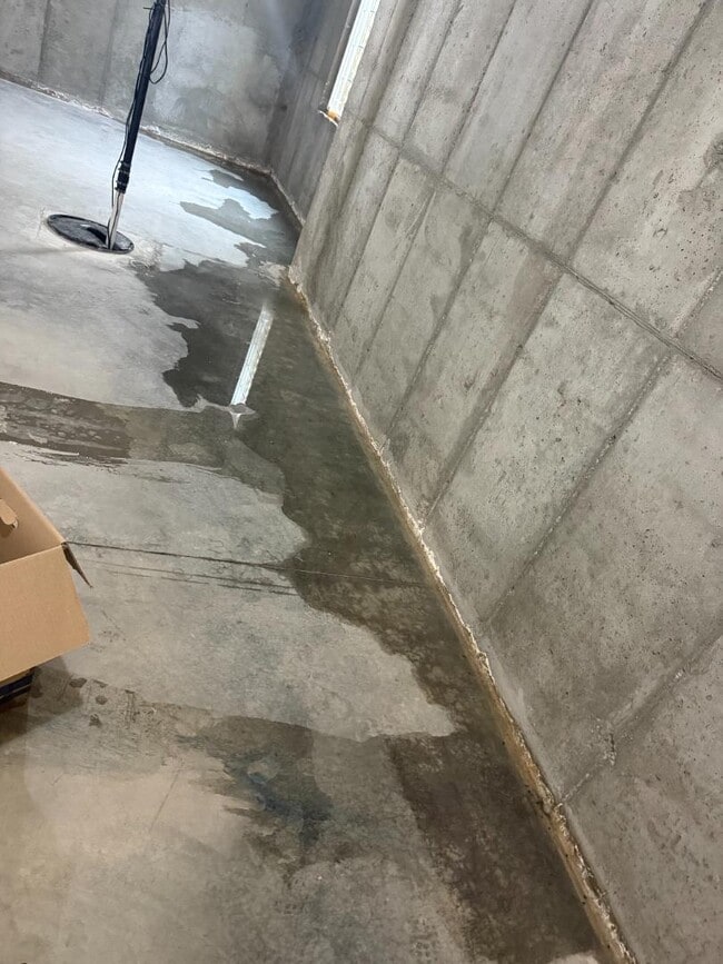 Building Photo - 2630 New Orchard Ct