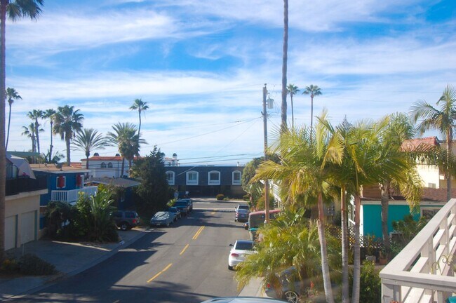 Building Photo - 248 Avenida Del Poniente