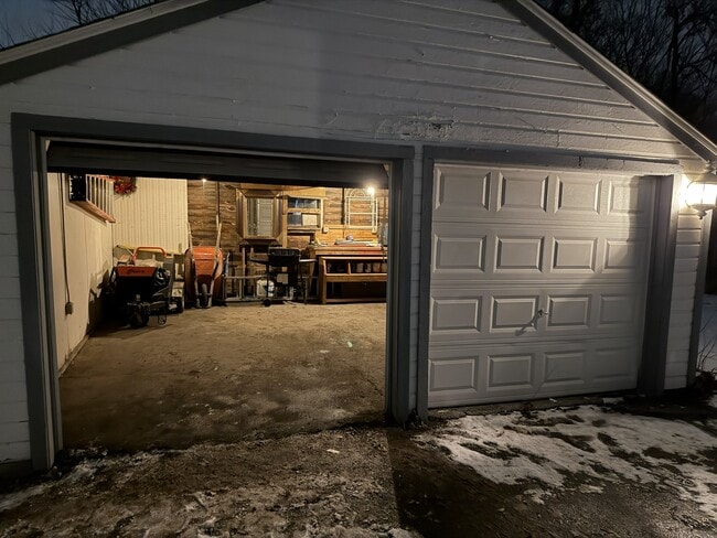 Building Photo - 429 South St