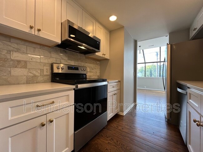 Building Photo - 501 Fenton Pl