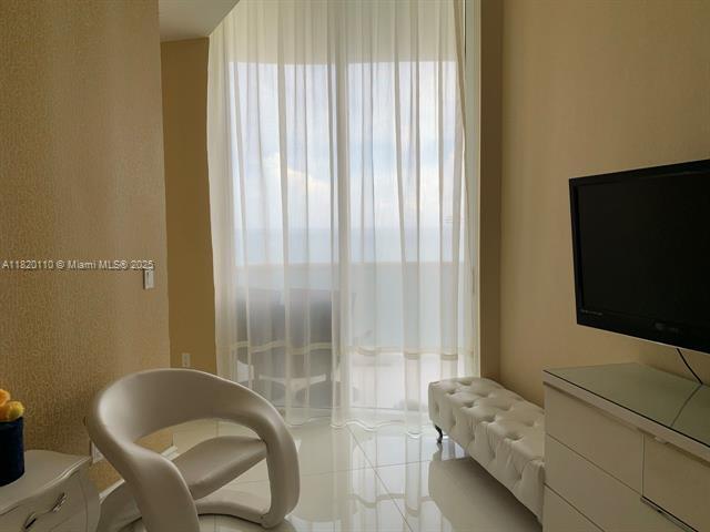 Building Photo - 16001 Collins Ave