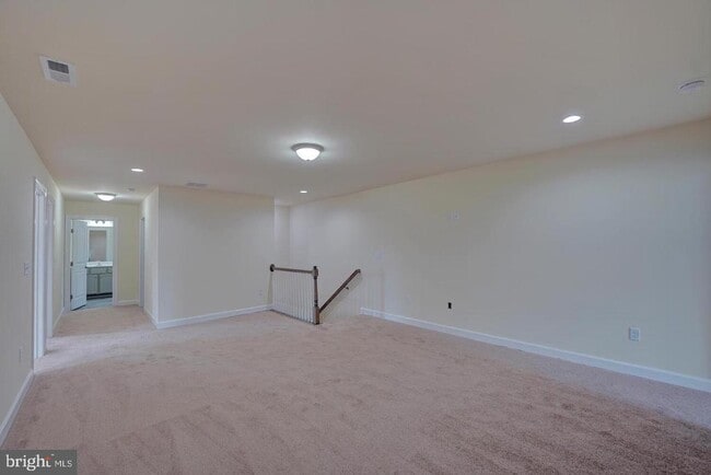 Building Photo - 7 Valhalla Ct