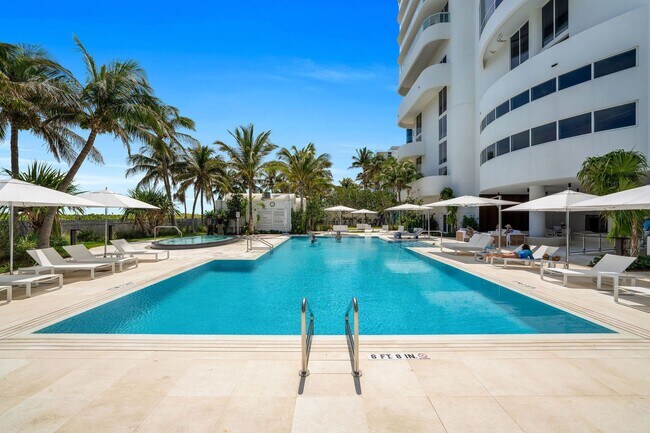 Building Photo - 6365 Collins Ave