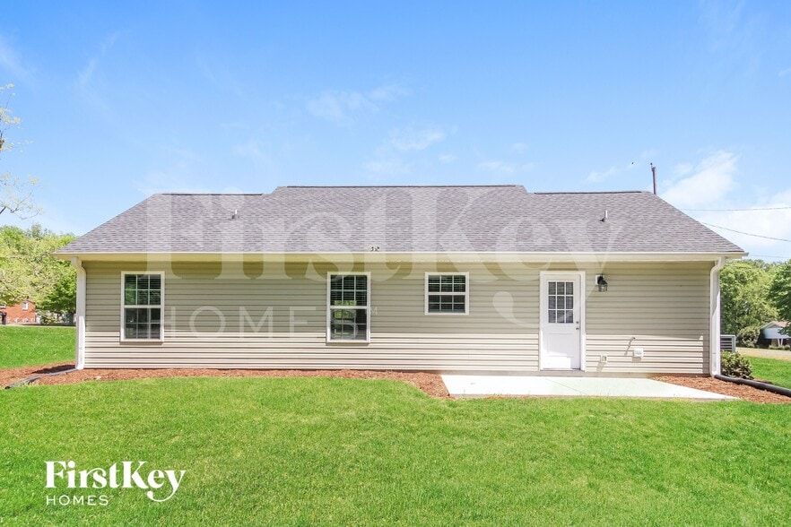 Building Photo - 438 Garland Dr