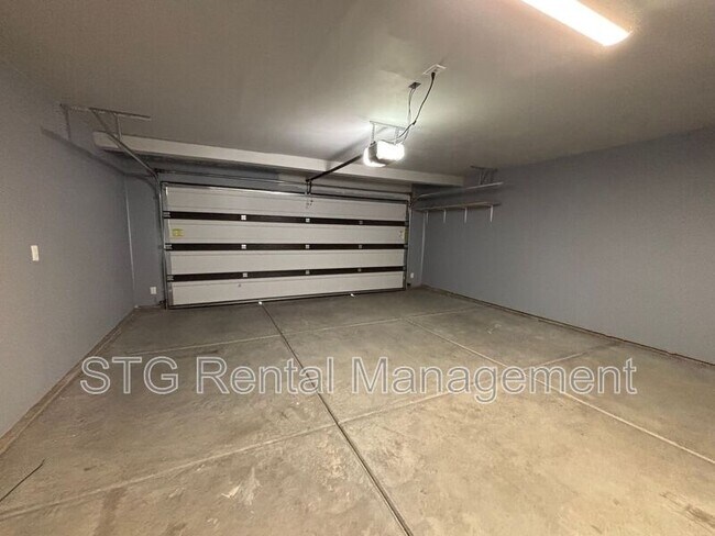 Building Photo - 3102 S Relic Ridge Dr