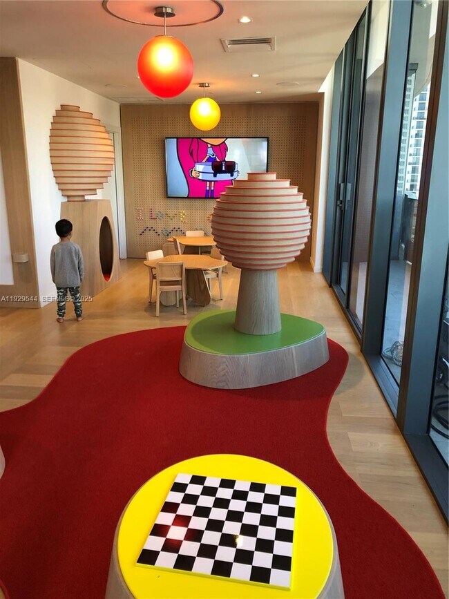 Building Photo - 1000 Brickell Plaza