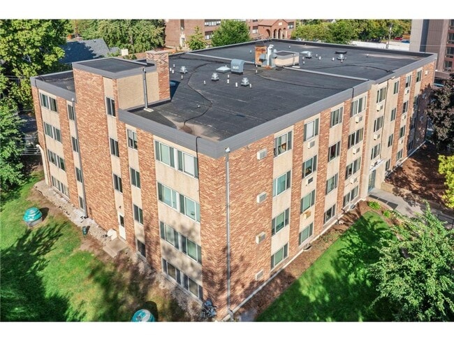 Building Photo - 4400 Upton Ave S