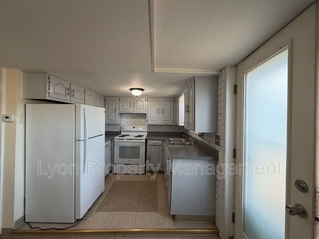 Building Photo - 35 Albert Ave