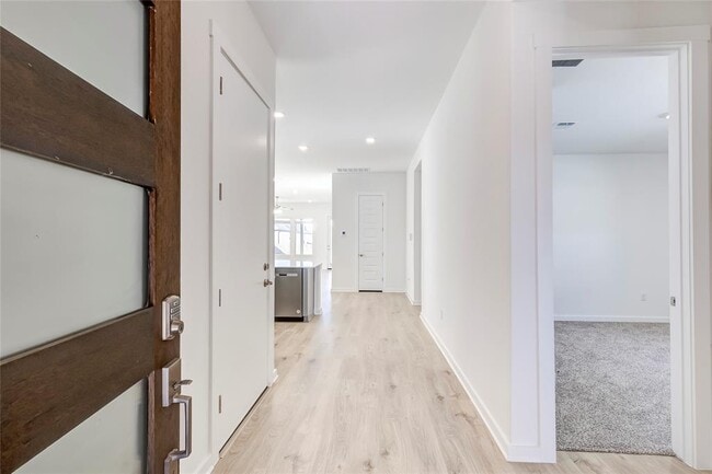 Building Photo - 625 Promise Land Ct