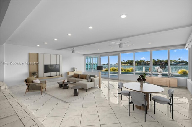 Building Photo - 205 N Hibiscus Dr