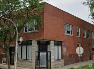 Building Photo - 1364 N Hamlin Ave