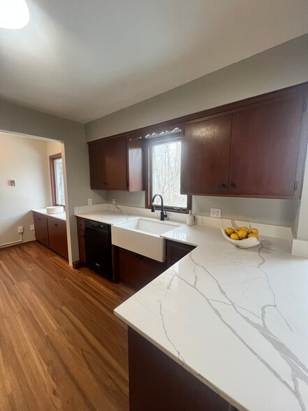 Building Photo - 987 County Road C2 W