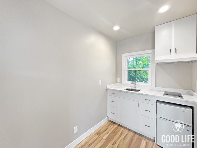 Building Photo - Charming 1BD/1BA + Studio Home in North Park with Vaulted Ceilings, Private Yard & Prime Walkable...