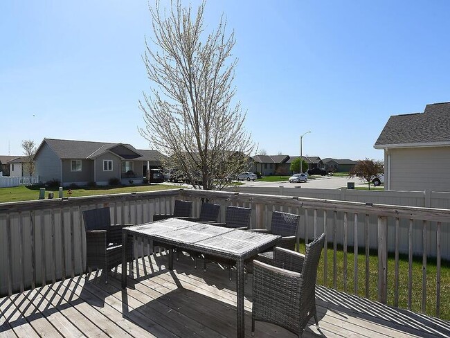 Building Photo - 4225 Yarrow Dr