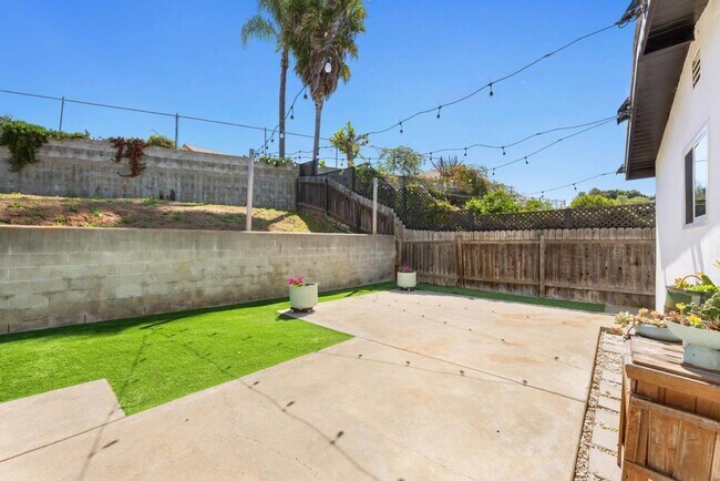 Building Photo - 1007 Winston Dr