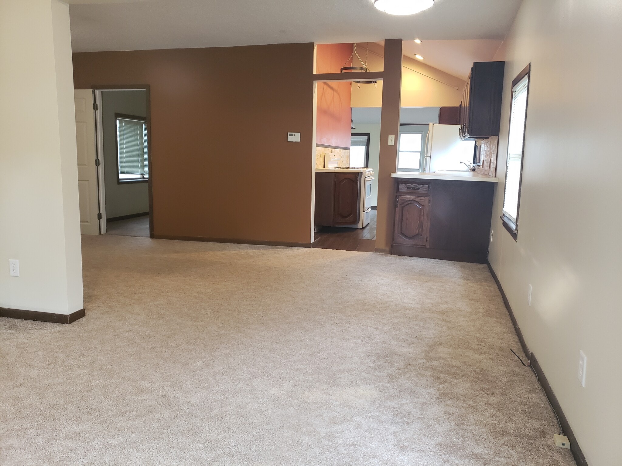 Building Photo - 109 Florence St