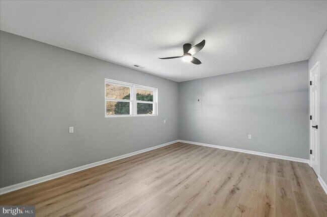 Building Photo - 110 Elaine Dr