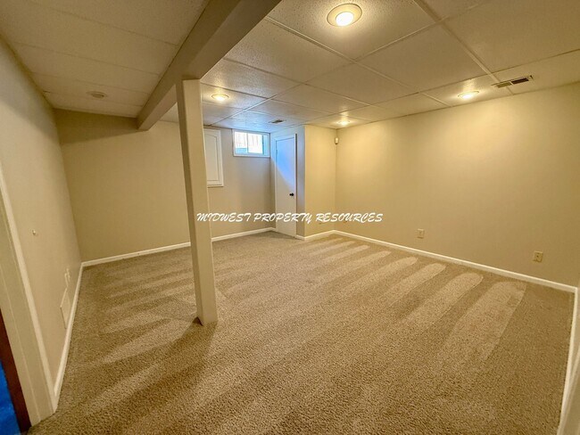 Building Photo - Stunning 3-Bedroom Home with Backyard Oasis!