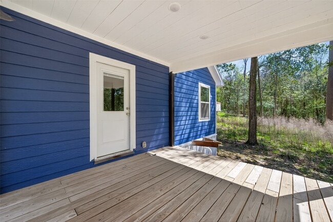 Building Photo - 154 Lakeview Dr