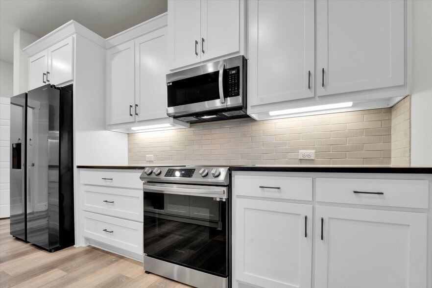 Building Photo - 2610 La Cala Dr