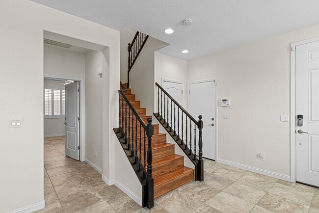 Building Photo - Beautiful West Vegas Home With Next Gen Suite