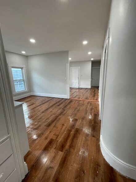 Building Photo - 5 Union St