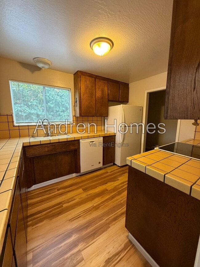 Building Photo - 150 Sea Ridge Ct