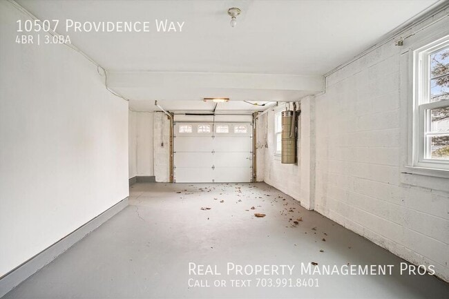 Building Photo - 10507 Providence Way