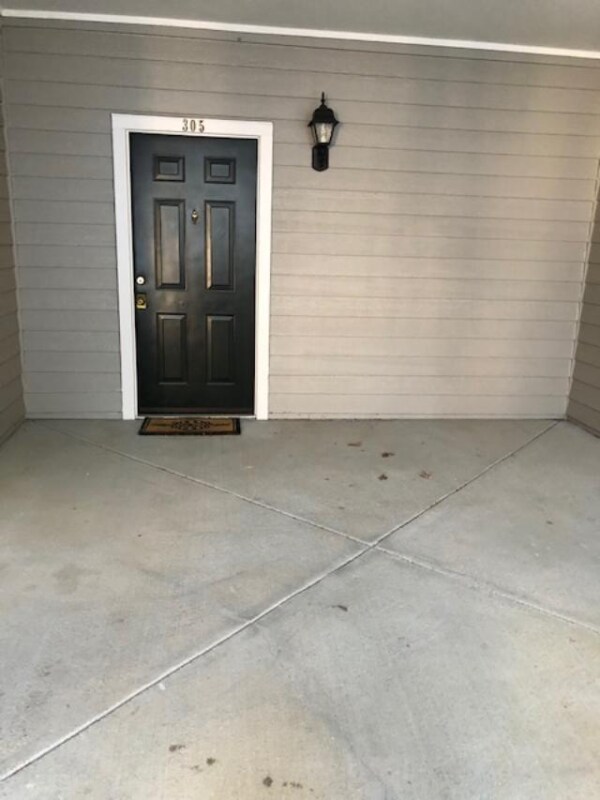 Building Photo - 13058 Autumn Woods Way